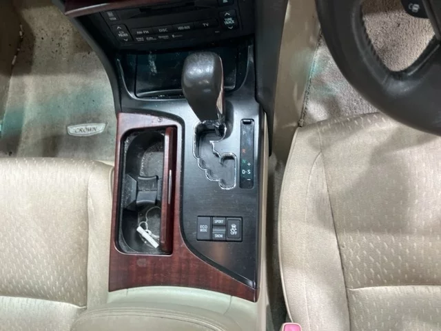 Toyota Crown  с аукциона в Японии