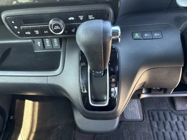 Honda N BOX CUSTOM  с аукциона в Японии