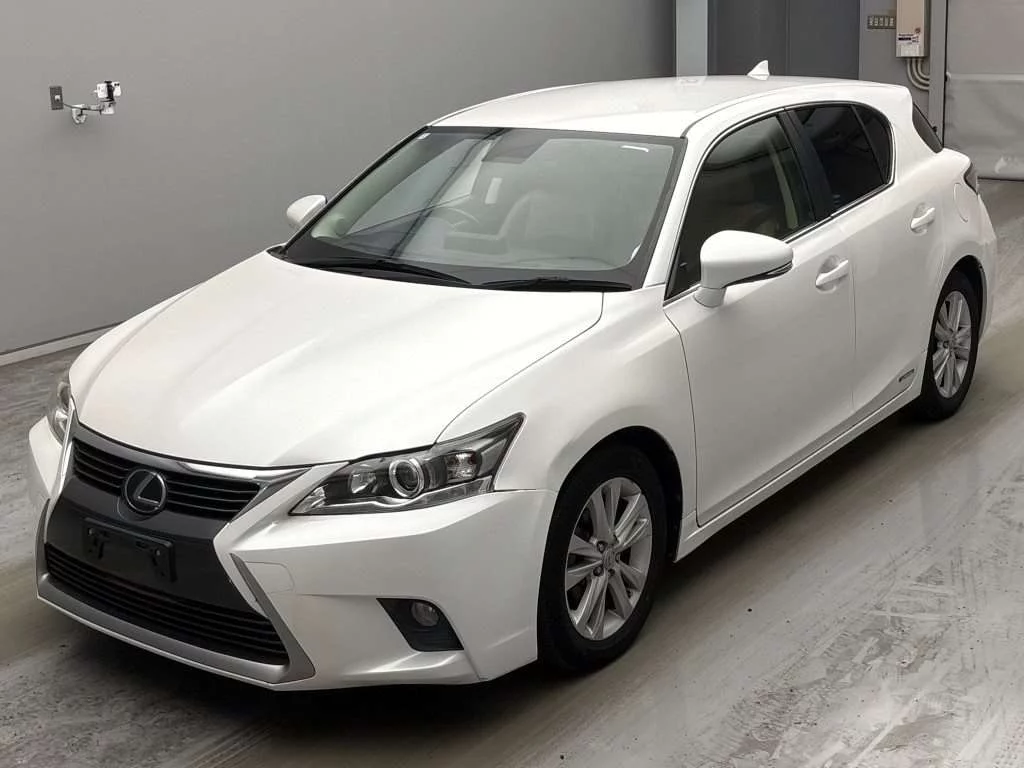 Lexus CT200h  с аукциона в Японии