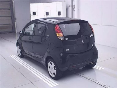 Mitsubishi i
