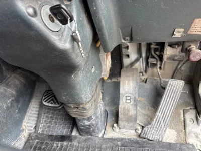 NISSAN DIESEL (UD) BIG THUMB