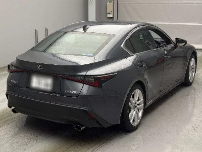 LEXUS IS