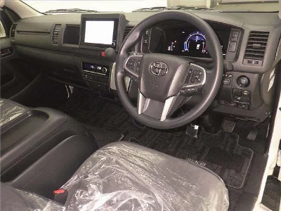 Toyota HiAce Commuter