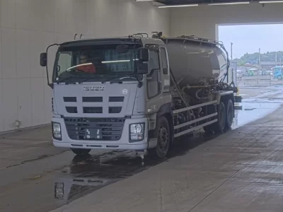 ISUZU GIGA