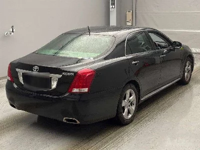 TOYOTA CROWN MAJESTA