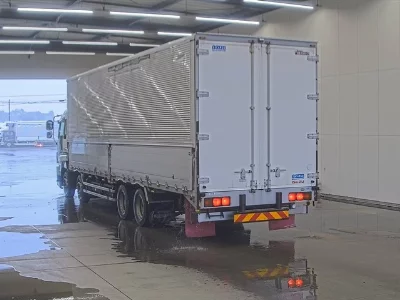 ISUZU GIGA