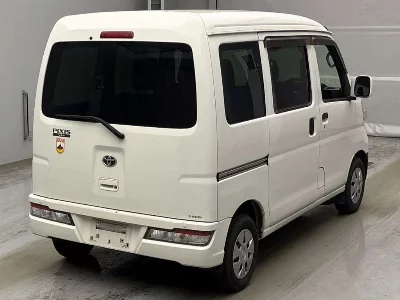 TOYOTA PIXIS VAN