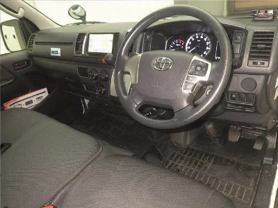 TOYOTA HIACE