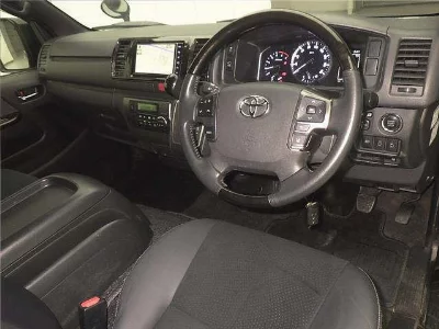 TOYOTA HIACE