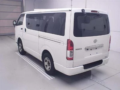 TOYOTA HIACE