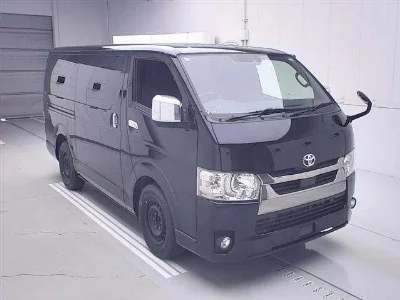 TOYOTA HIACE