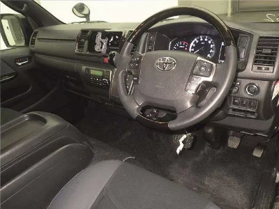 TOYOTA HIACE