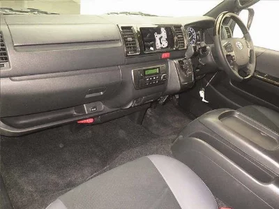 TOYOTA HIACE