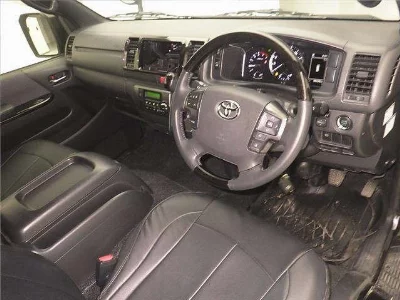 TOYOTA HIACE