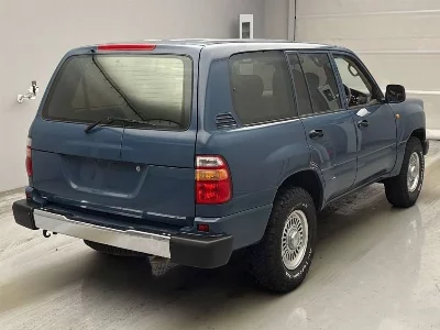 Toyota LAND CRUISER 100