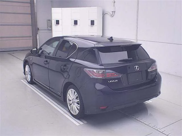 Lexus CT200h  с аукциона в Японии