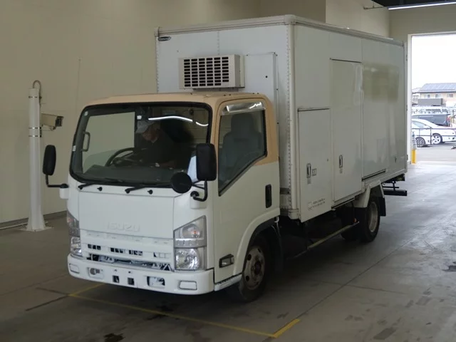 Isuzu Elf  с аукциона в Японии