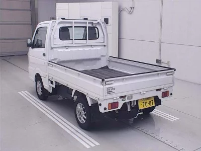 Nissan NT100 Clipper