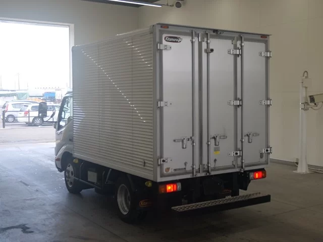 Hino Dutro  с аукциона в Японии