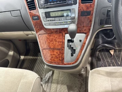 Toyota ALPHARD V
