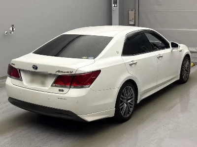 Toyota CROWN HYBRID
