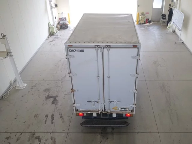 Isuzu Elf  с аукциона в Японии