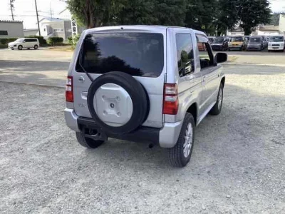 Nissan Kix