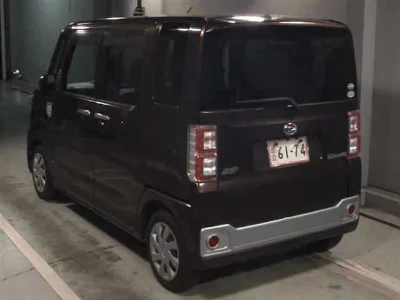 DAIHATSU WAKE