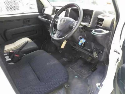 TOYOTA PIXIS VAN