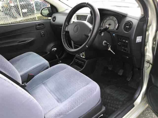 Daihatsu Mira  с аукциона в Японии