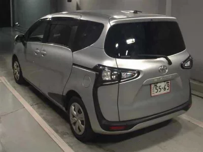 Toyota Sienta