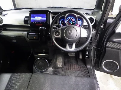 HONDA N-BOX SLASH