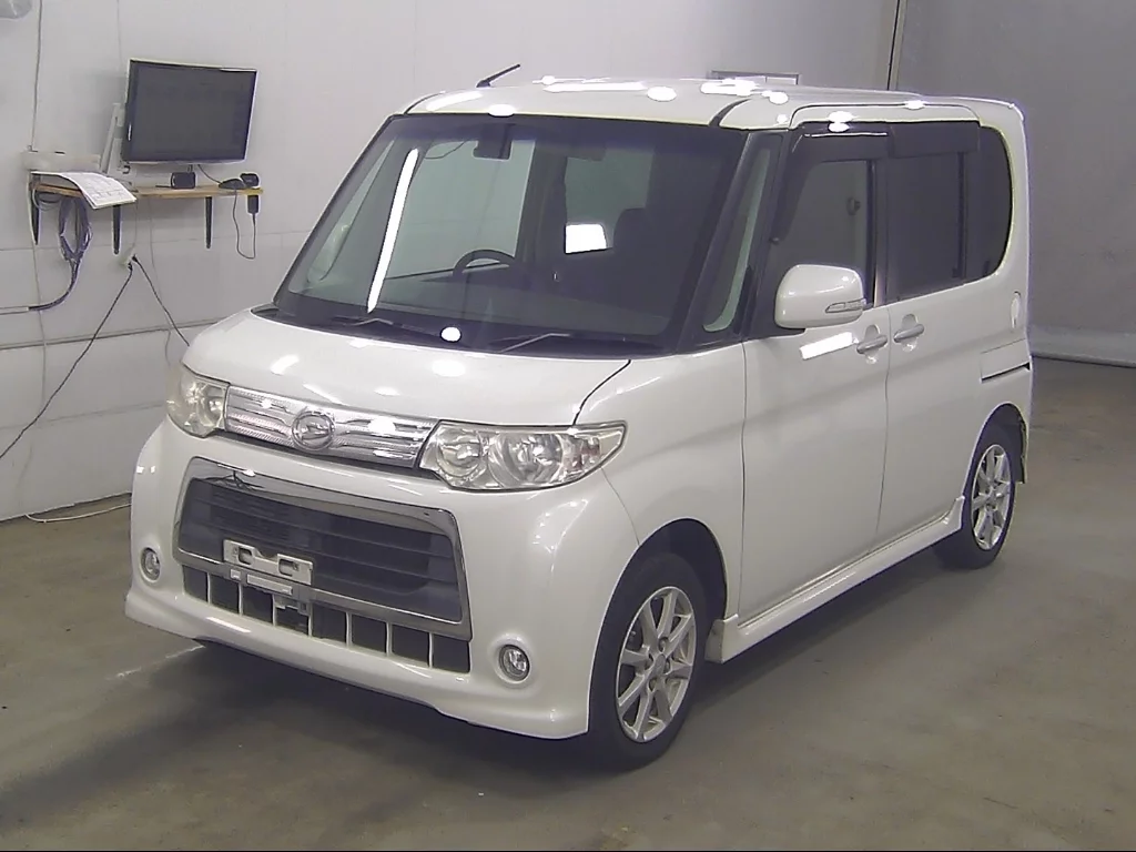 Daihatsu Tanto  с аукциона в Японии