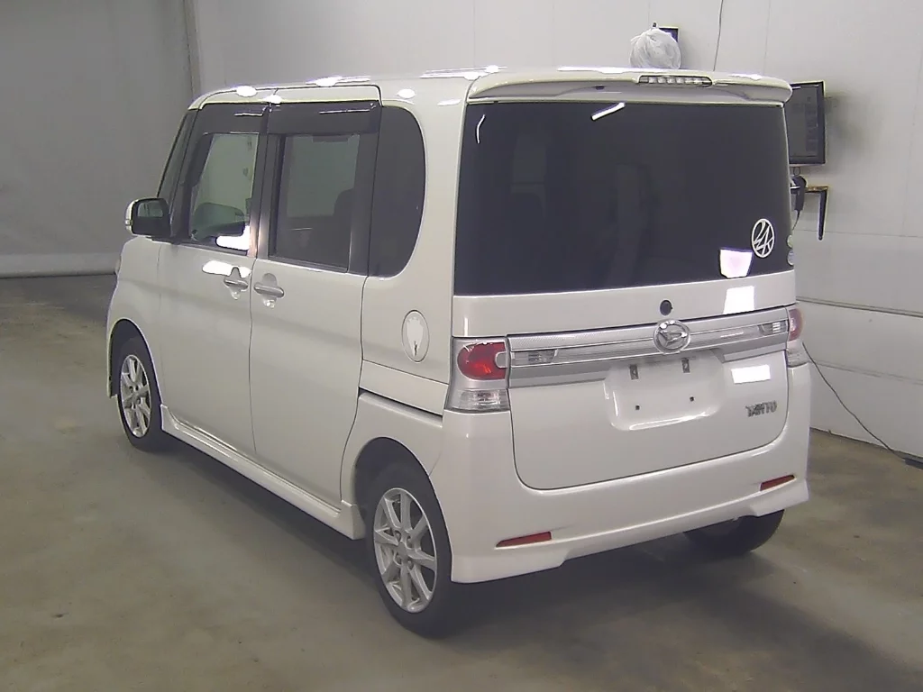 Daihatsu Tanto  с аукциона в Японии