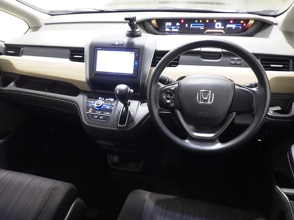 Honda Freed  с аукциона в Японии