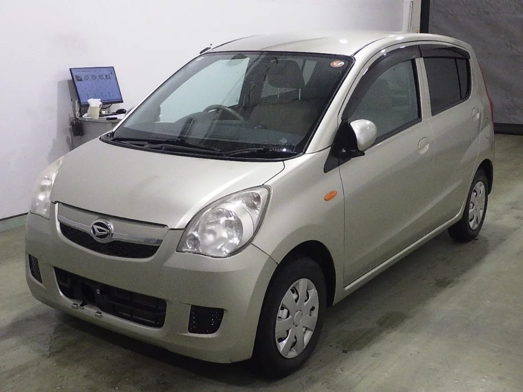 Daihatsu Mira  с аукциона в Японии