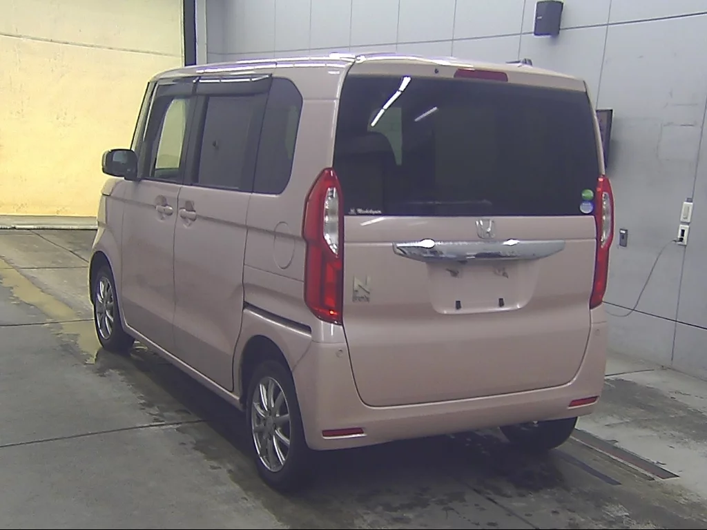 Honda N-Box  с аукциона в Японии