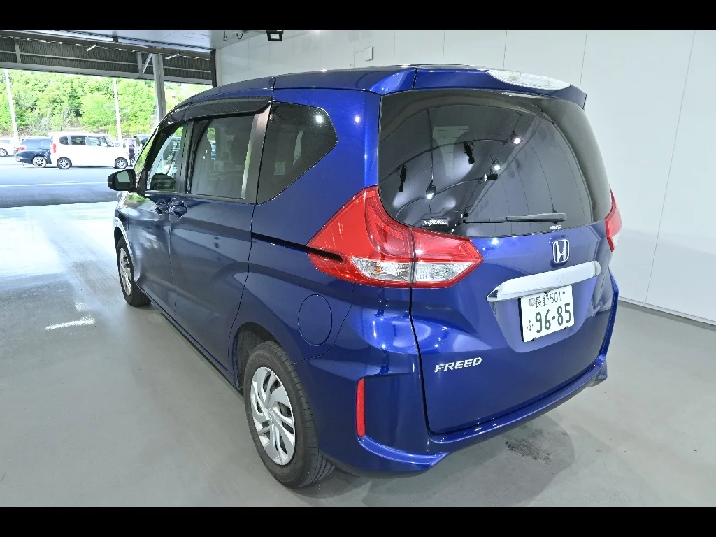 Honda Freed  с аукциона в Японии