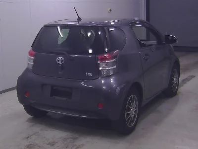 Toyota iQ