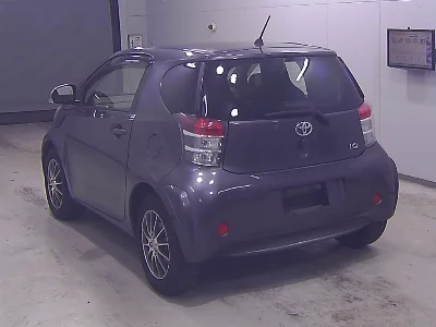 Toyota iQ