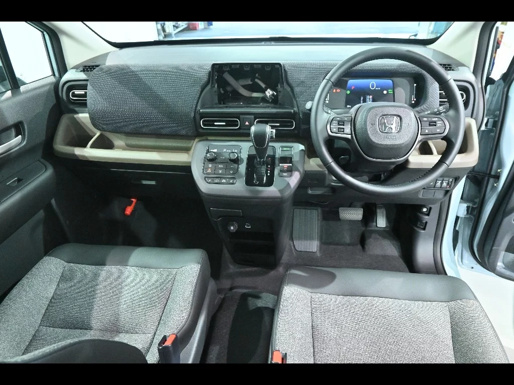 Honda Freed  с аукциона в Японии