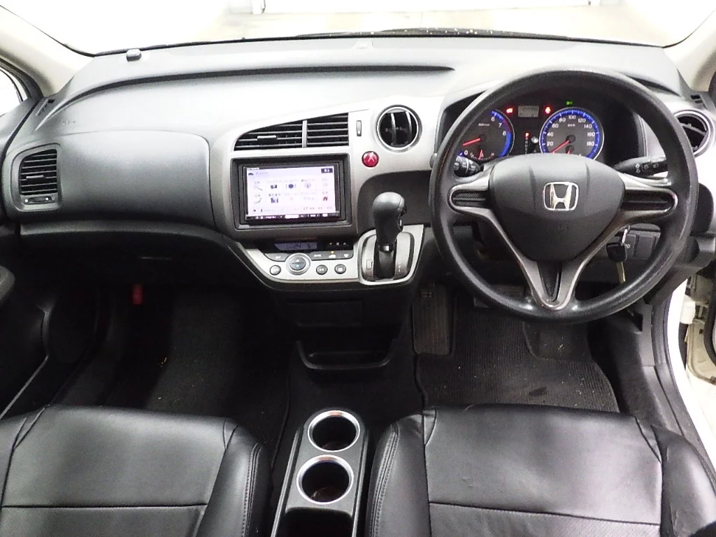 Honda Stream  с аукциона в Японии