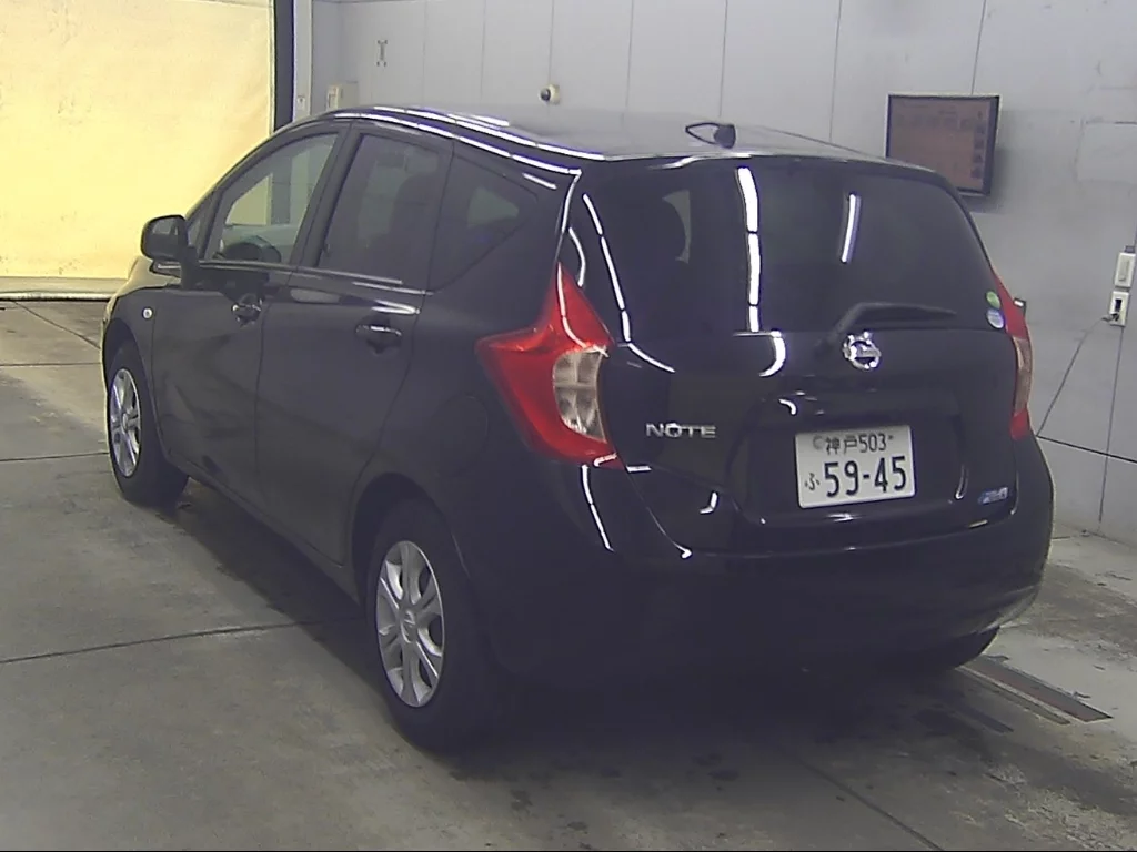 Nissan Note  с аукциона в Японии