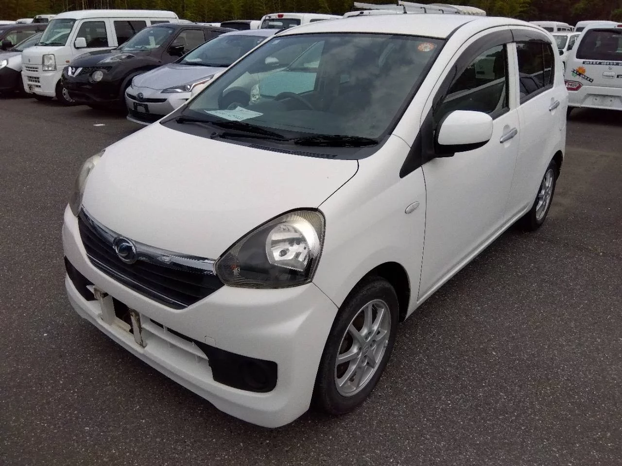Daihatsu Mira e:S  с аукциона в Японии