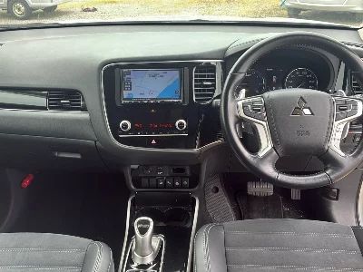 MITSUBISHI OUTLANDER PHEV