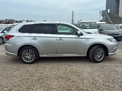 MITSUBISHI OUTLANDER PHEV