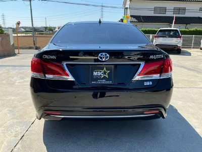 TOYOTA CROWN MAJESTA