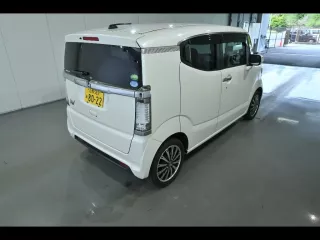 Honda N-Box Slash