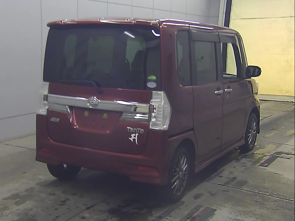 Daihatsu Tanto  с аукциона в Японии