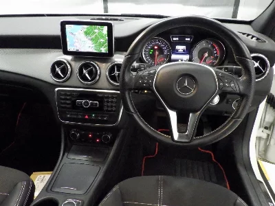 MERCEDES BENZ GLA